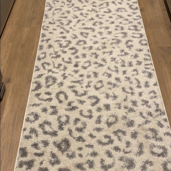 Runner - Picture 2 of 2